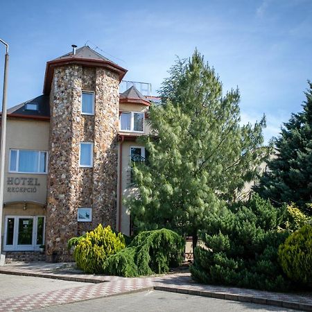 Korona Hotel és Étterem Püspökladány Extérieur photo