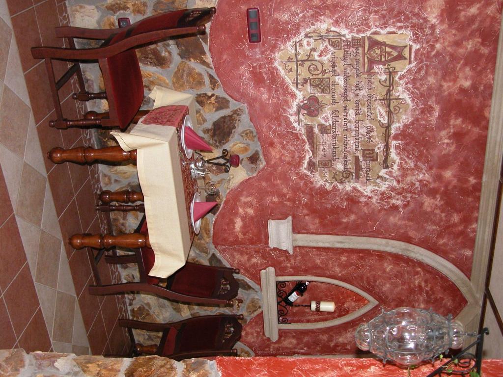 Korona Hotel és Étterem Püspökladány Extérieur photo